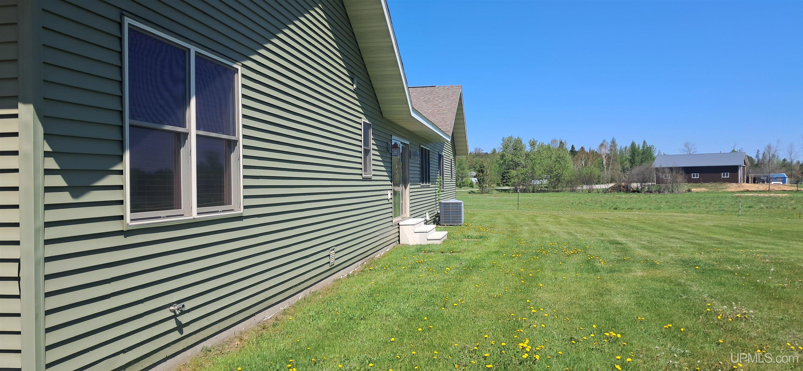 6230 East 5th Road Bark River, MI 49807 - Photo 34 of 48