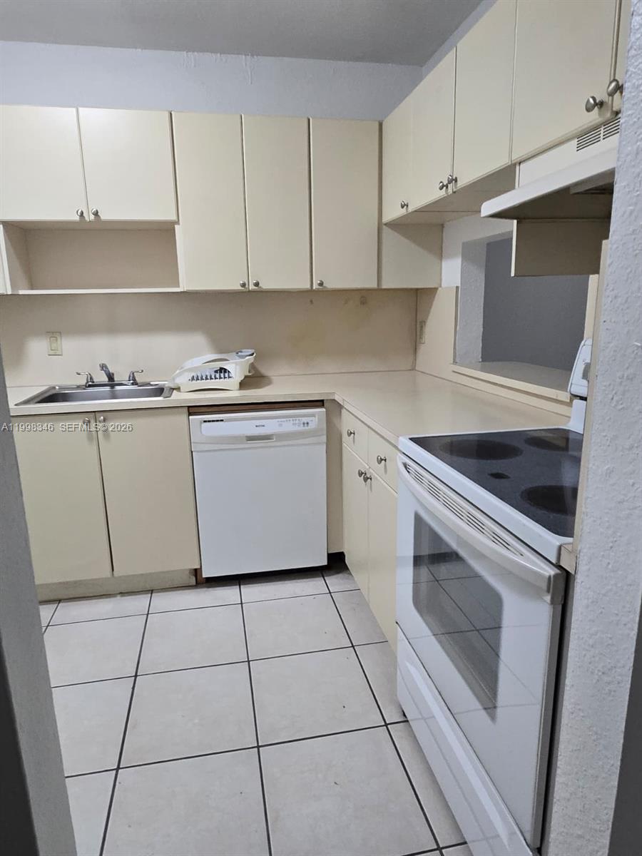 9972 Southwest 88th Street, Unit 1119 Miami, FL 33176 - Photo 5 of 9