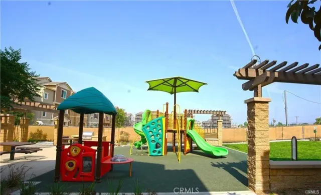 a view of a garden with plants