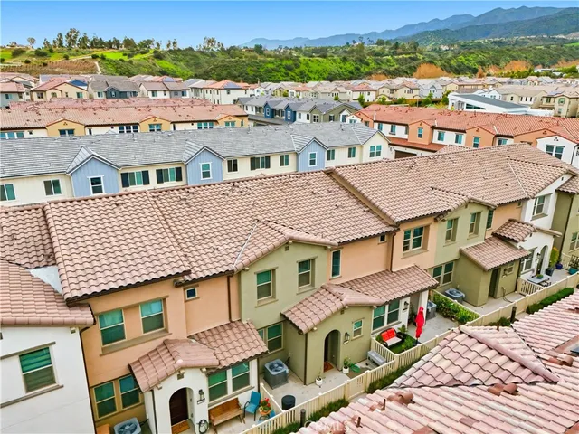 $575,000 | 3956 Lavine Way, Unit 110, Corona, CA 92883