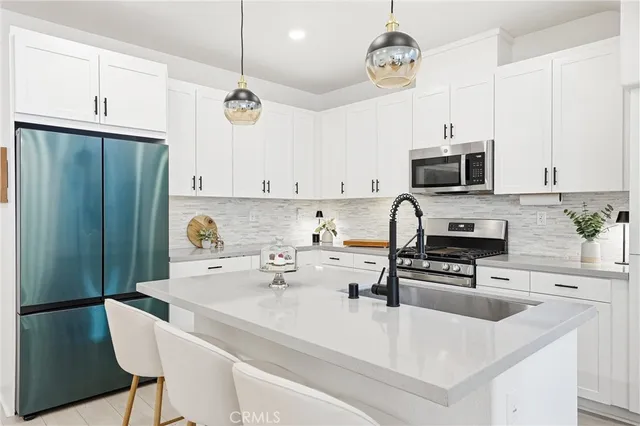 $575,000 | 3956 Lavine Way, Unit 110, Corona, CA 92883