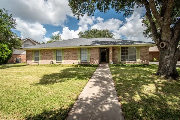 $2,475 | 5010 Royalton Drive, Corpus Christi, TX 78413