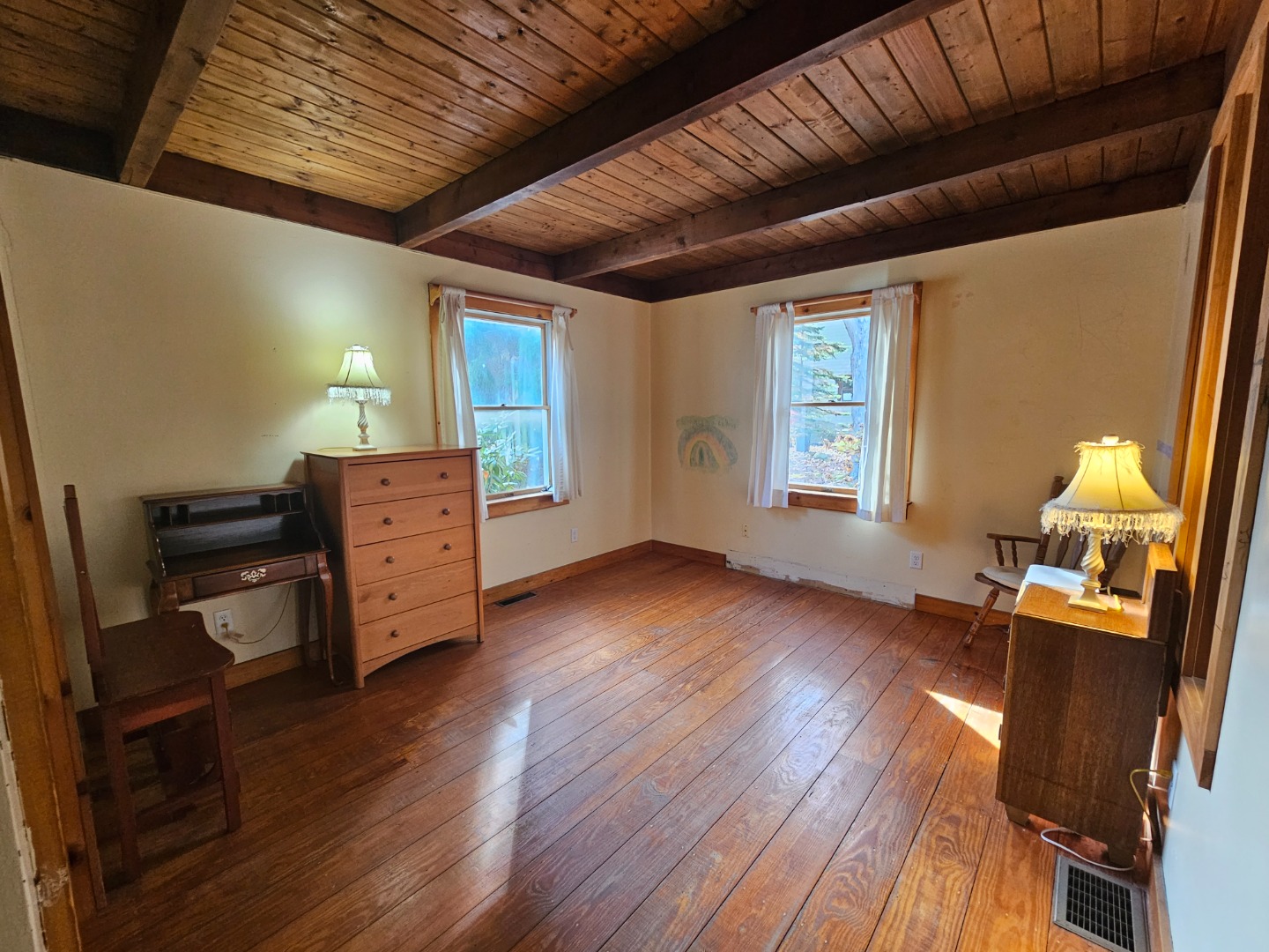 20 Leonard Circle Vineyard Haven, MA 02568 - Photo 6 of 16 a view of a livingroom with hardwood and furniture