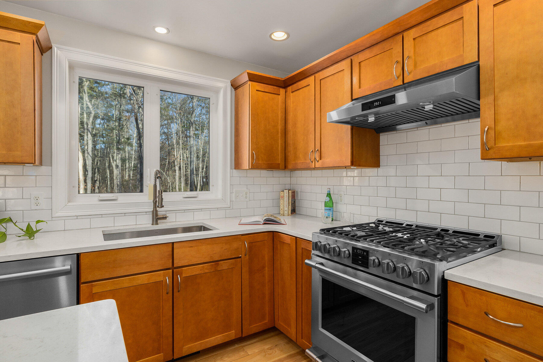 82 Stacy Lane Eliot, ME 03903 - Photo 9 of 34 9