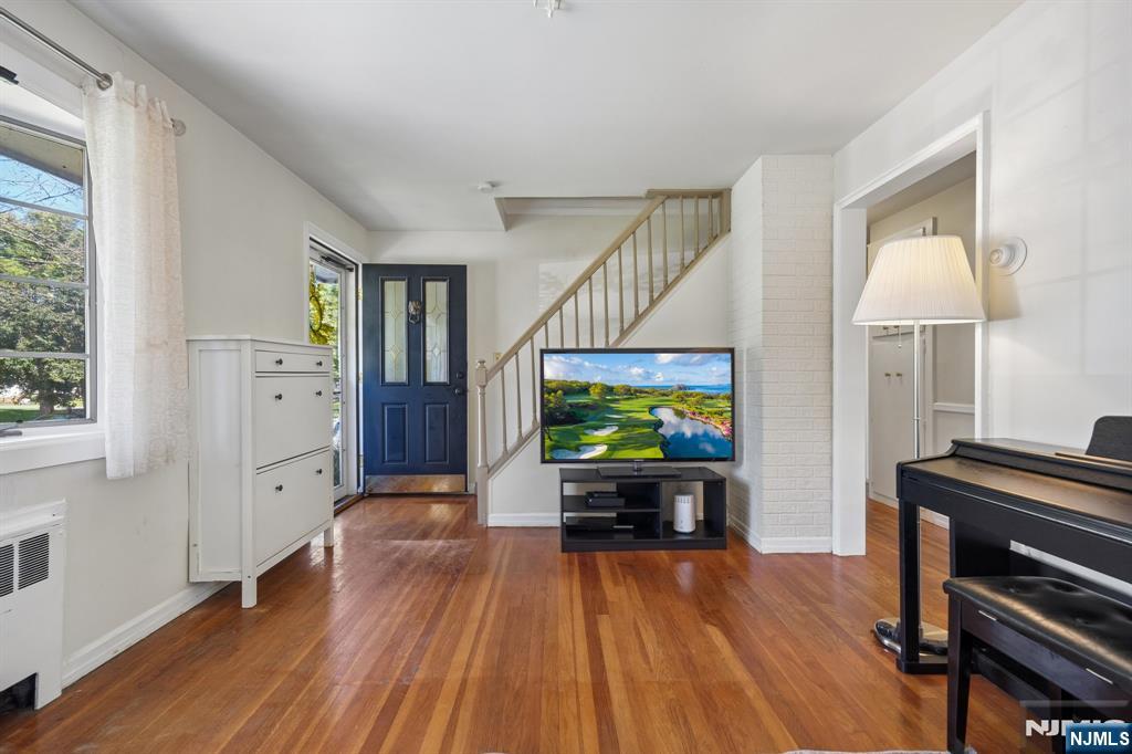 779 Newcomb Road Ridgewood, NJ 07450 - Photo 5 of 34 Gallery Image 5