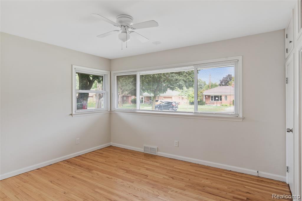 14009 Garfield Redford, MI 48239 - Photo 13 of 23