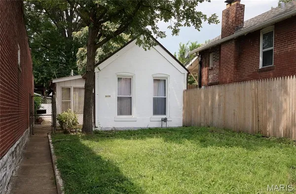 $164,900 | 2619 Michigan Avenue, St. Louis, MO 63118