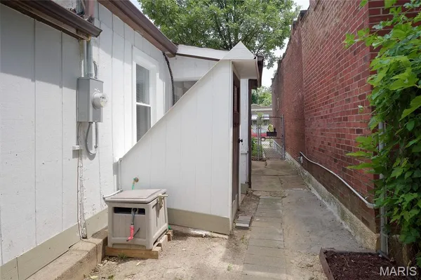 $164,900 | 2619 Michigan Avenue, St. Louis, MO 63118