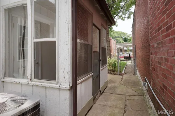 $164,900 | 2619 Michigan Avenue, St. Louis, MO 63118