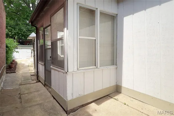 $164,900 | 2619 Michigan Avenue, St. Louis, MO 63118