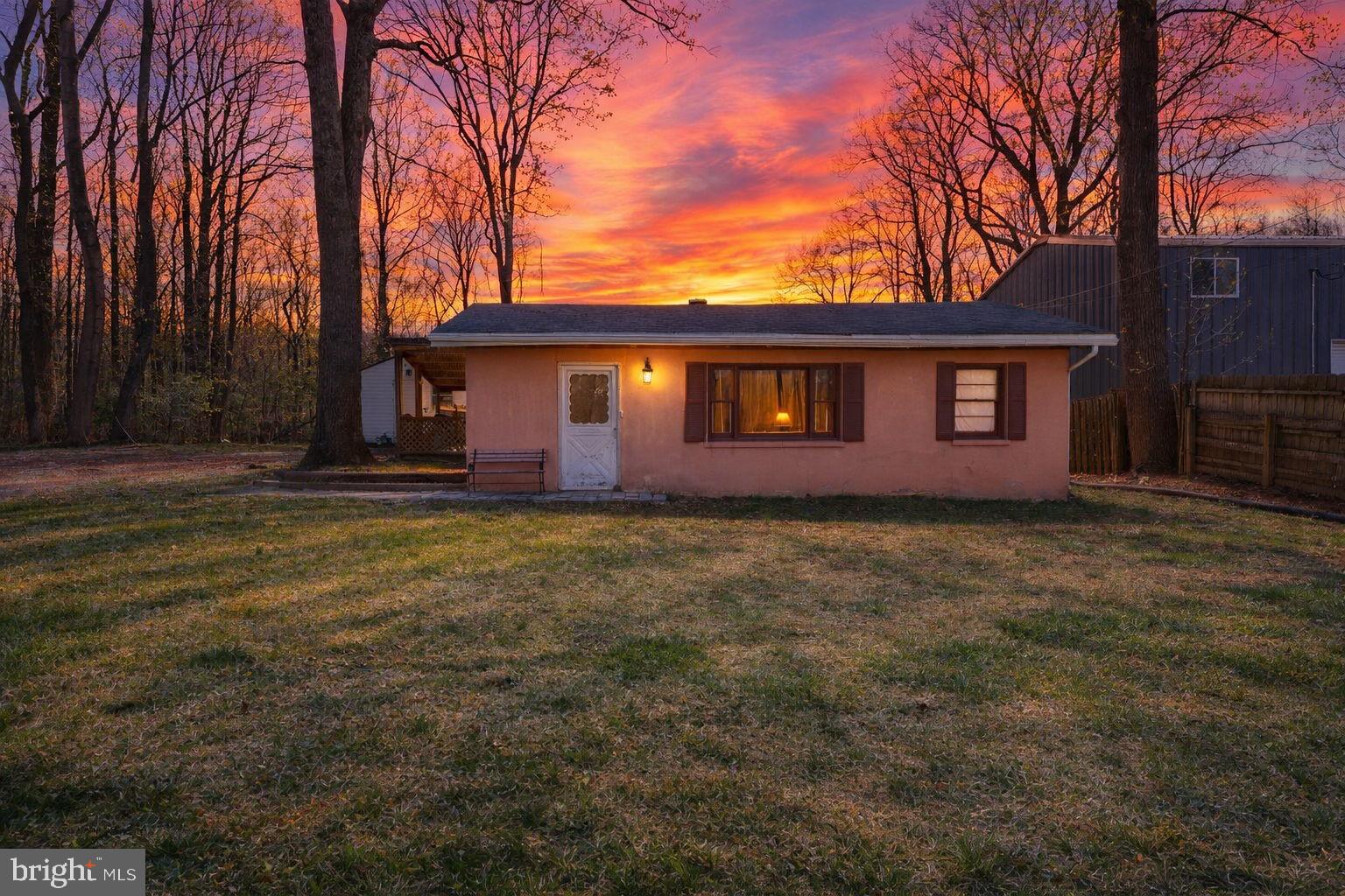 479 Hemlock Lane Bluemont, VA 20135 - Photo 1 of 17 front view of house with a yard