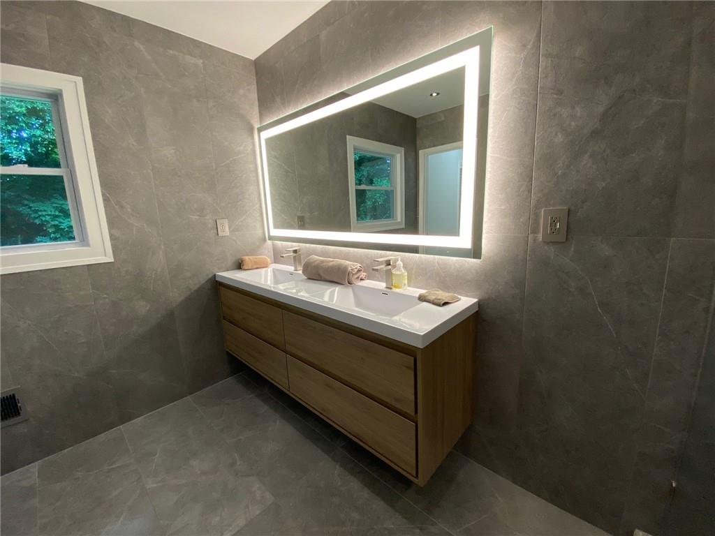 5810 Brookgreen Road Northeast Atlanta, GA 30328 - Photo 5 of 26