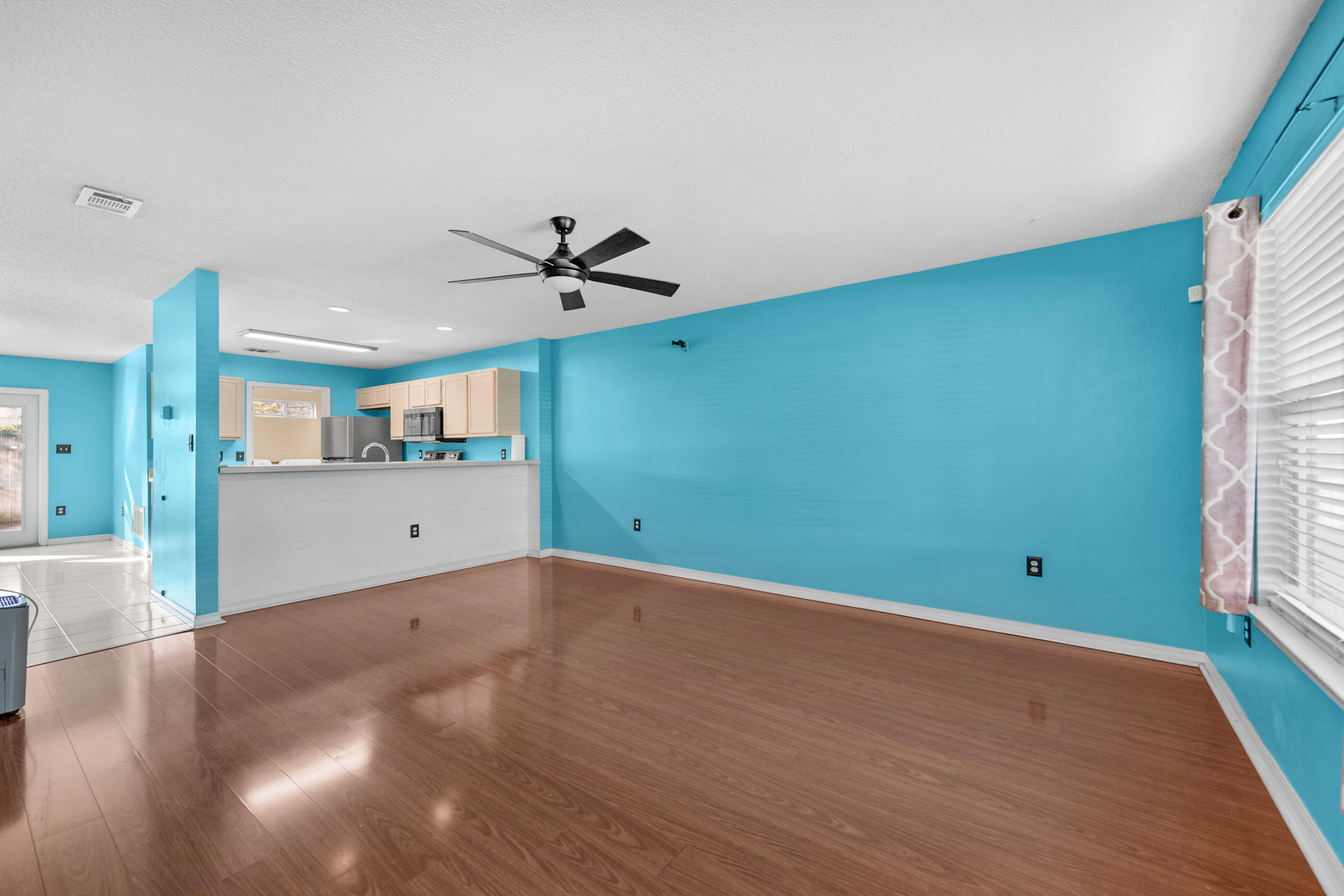 1810 Pointed Leaf Lane Fort Walton Beach, FL 32547 - Photo 13 of 24 a view of room with window and ceiling fan
