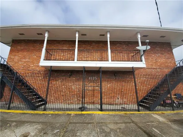 $1,050 | 1225 Truxton Street, Unit 24, Gretna, LA 70053