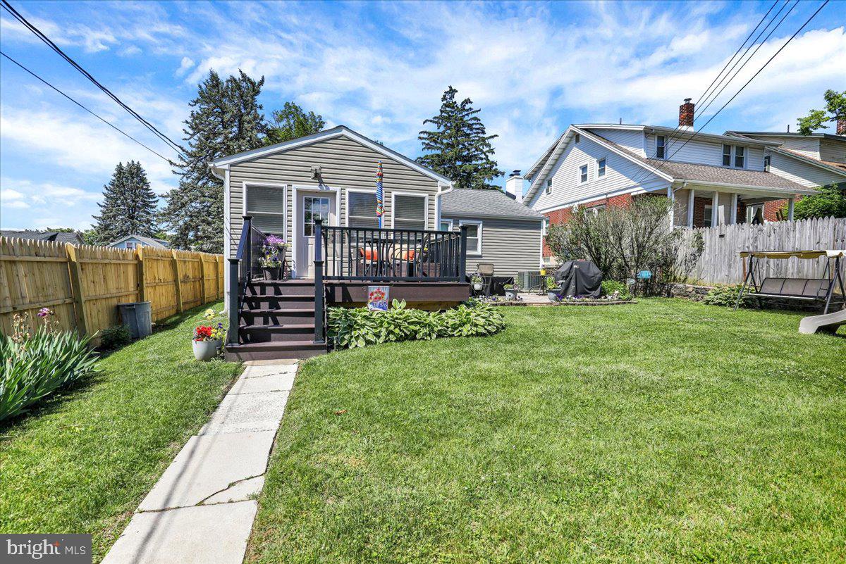 307 Summit Avenue Reading, PA 19607 - Photo 4 of 25 Charming backyard retreat awaits you!