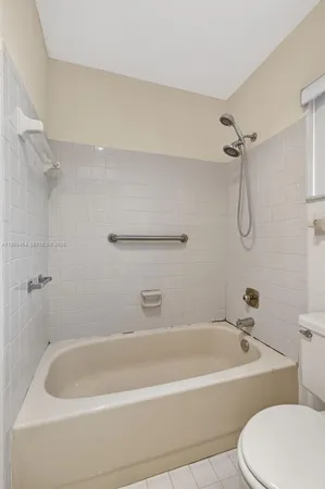 $350,000 | 10424 Northwest 70th Court, Tamarac, FL 33321