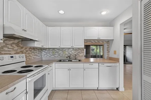 $350,000 | 10424 Northwest 70th Court, Tamarac, FL 33321