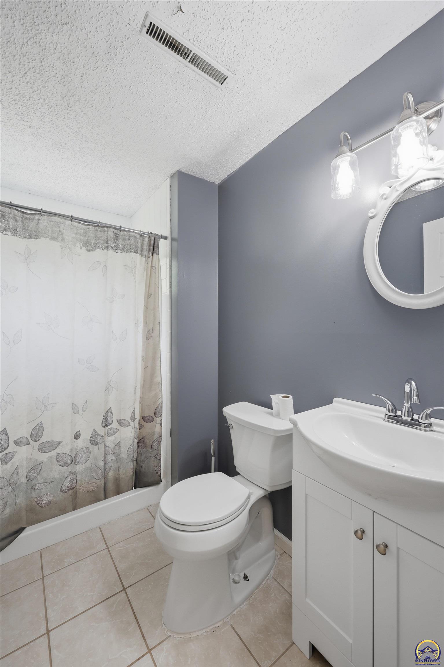 2518 Southwest Arrowhead Road Topeka, KS 66614 - Photo 12 of 30
