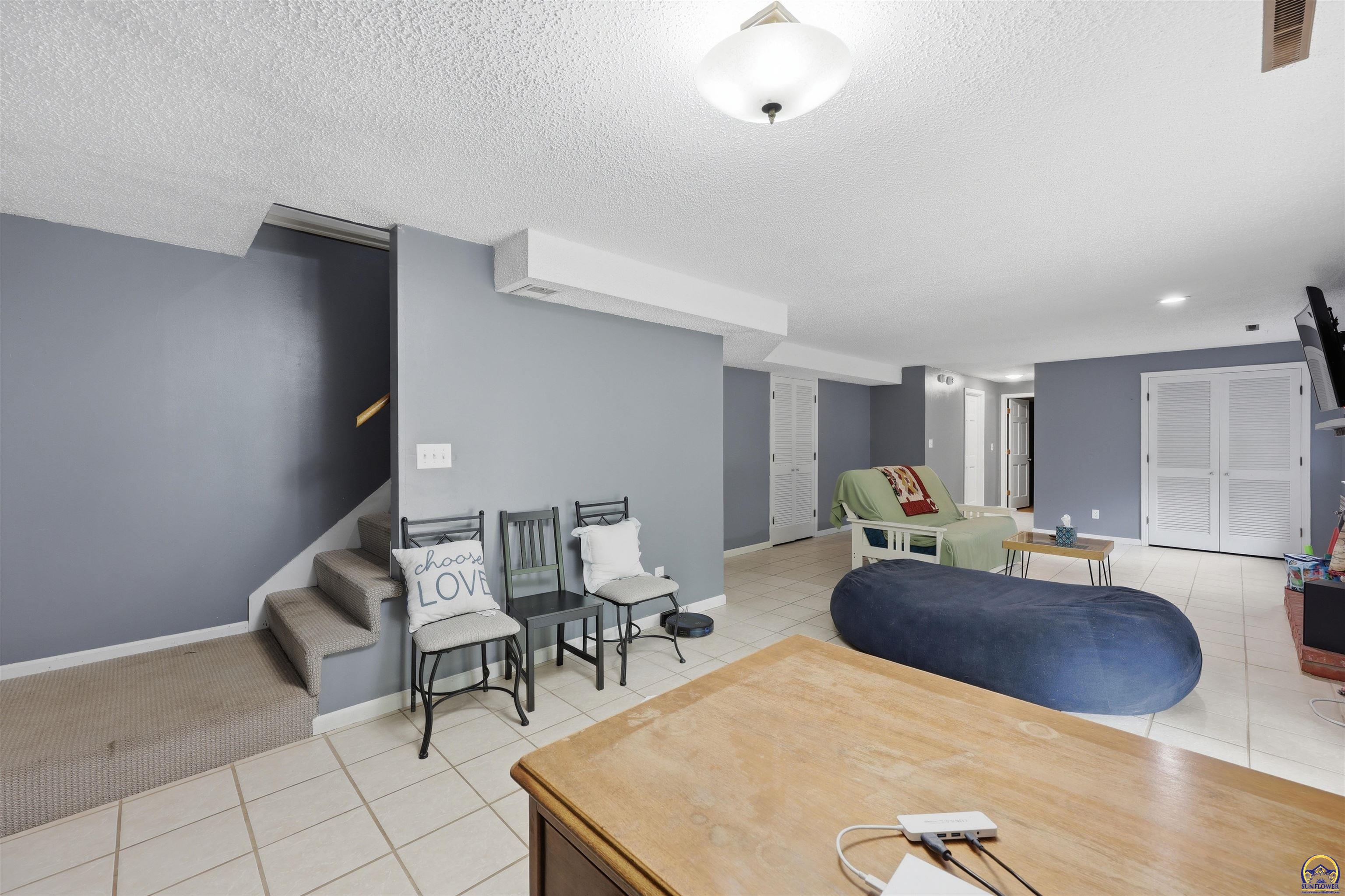 2518 Southwest Arrowhead Road Topeka, KS 66614 - Photo 21 of 30