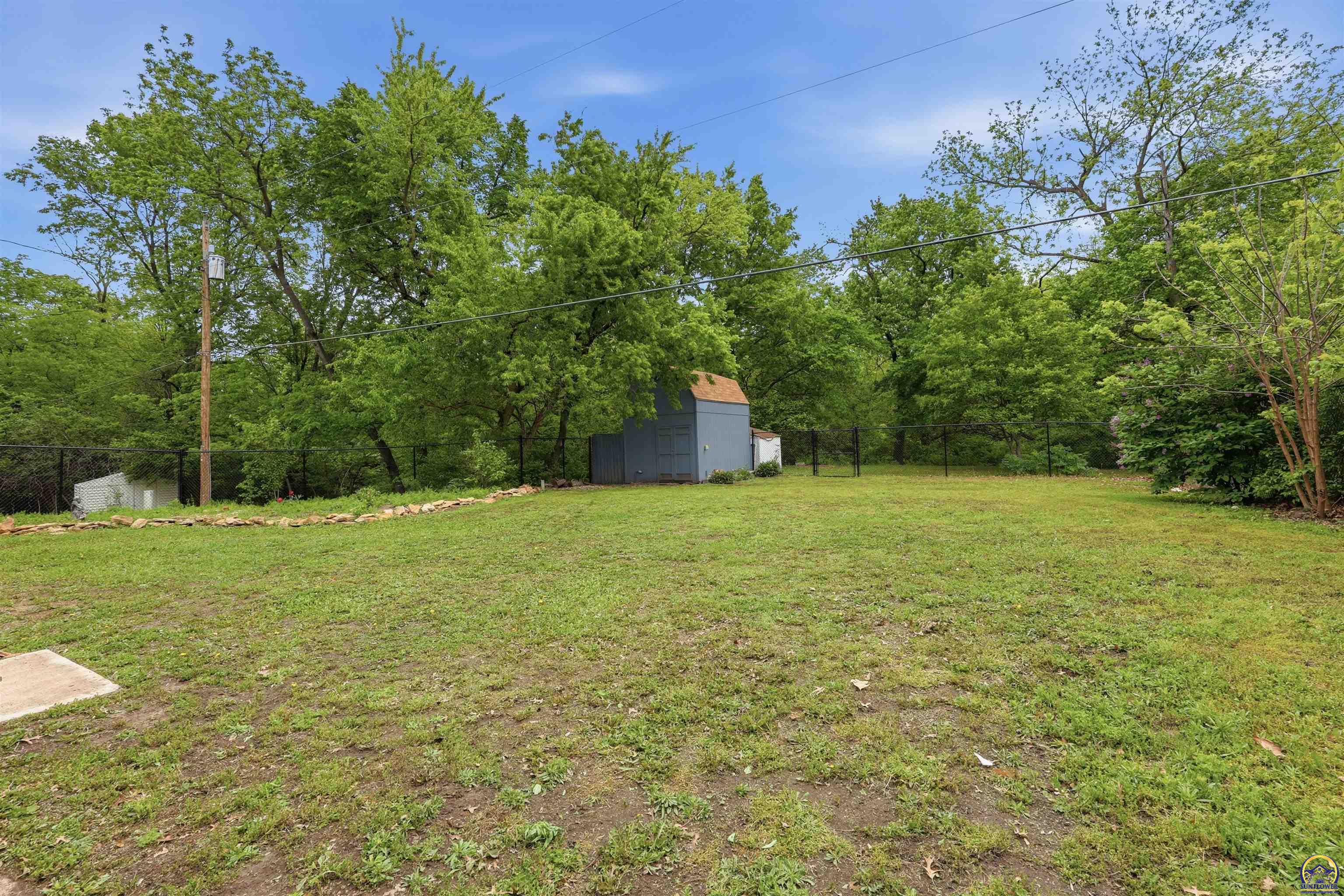 2518 Southwest Arrowhead Road Topeka, KS 66614 - Photo 29 of 30