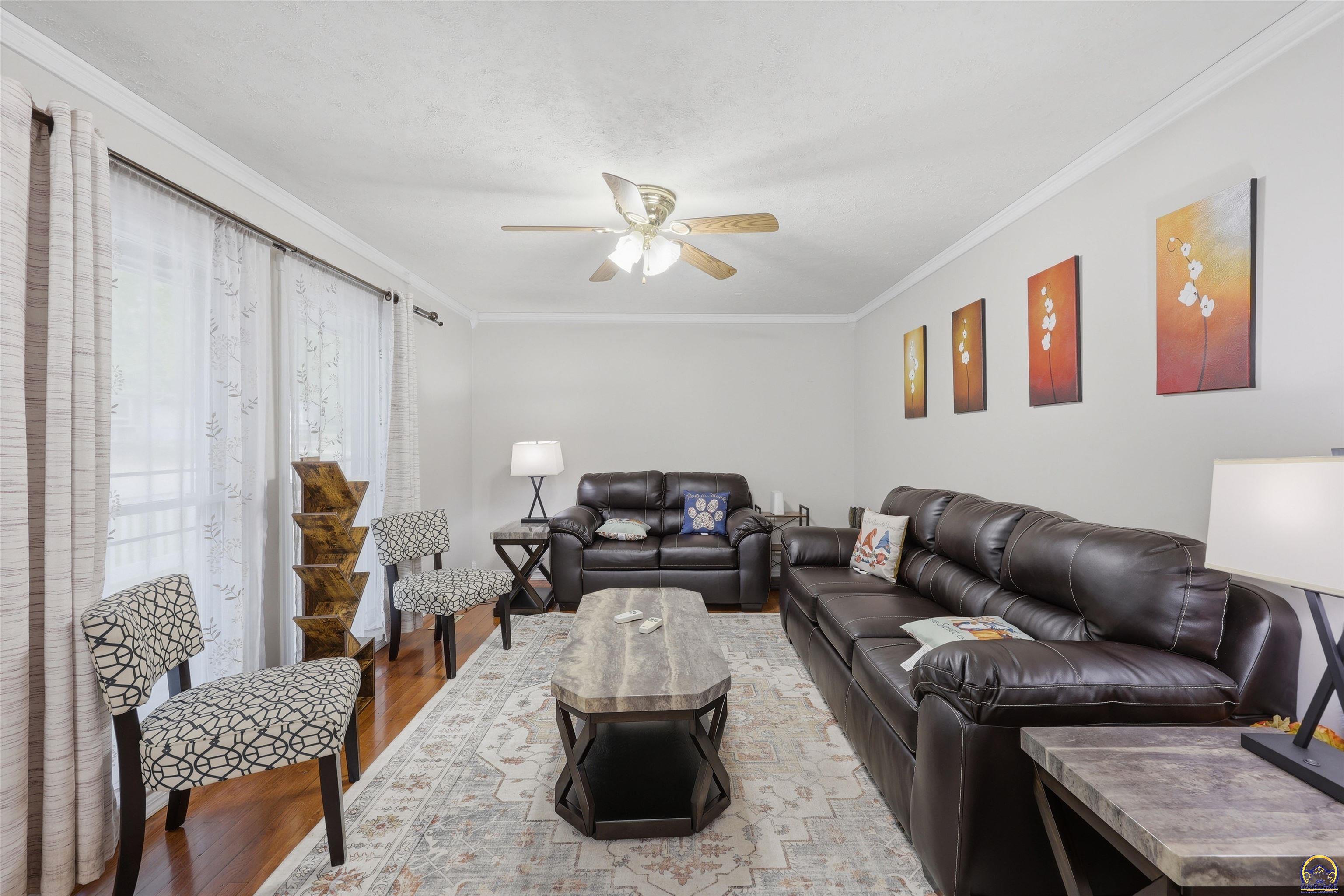 2518 Southwest Arrowhead Road Topeka, KS 66614 - Photo 5 of 30
