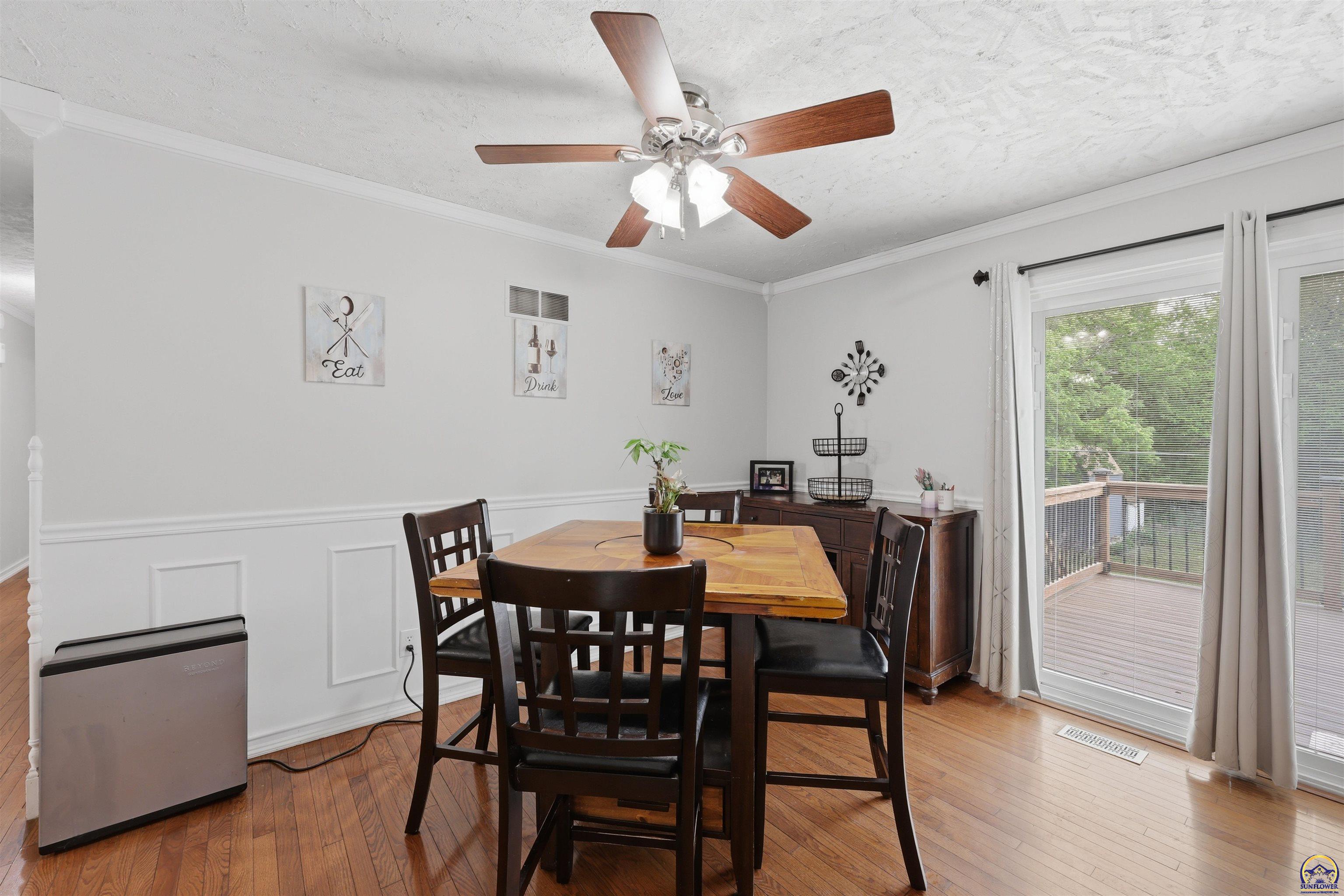 2518 Southwest Arrowhead Road Topeka, KS 66614 - Photo 10 of 30