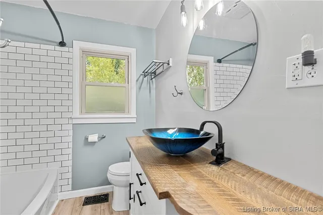 $232,000 | 310 Crestwood Drive, Madison, IN 47250