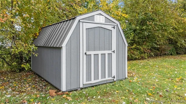 $232,000 | 310 Crestwood Drive, Madison, IN 47250