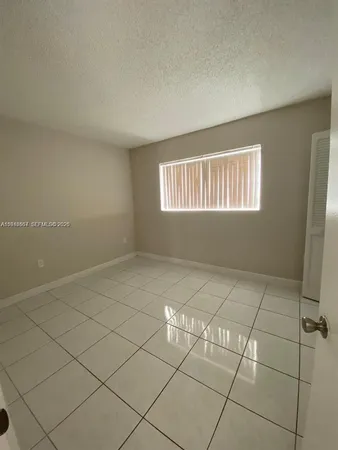 $1,900 | 2441 Northwest 13th Street, Unit 71, Miami, FL 33125