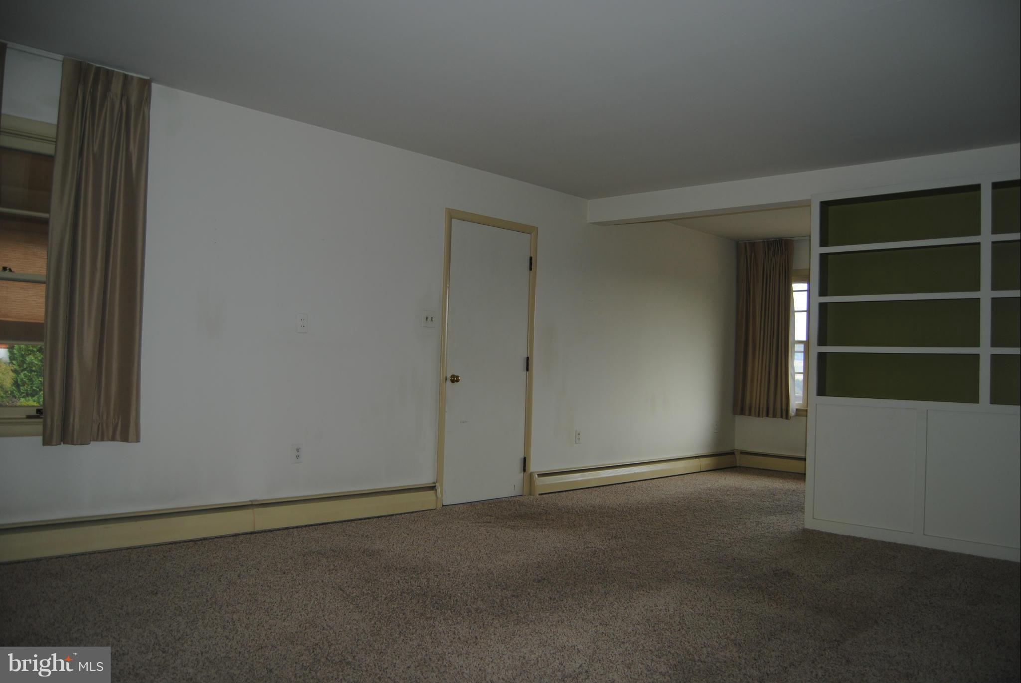 11816 Gehr Road Waynesboro, PA 17268 - Photo 6 of 24 Living Room