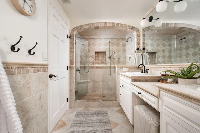 $15,000 | 20 East Constance Avenue, Santa Barbara, CA 93105