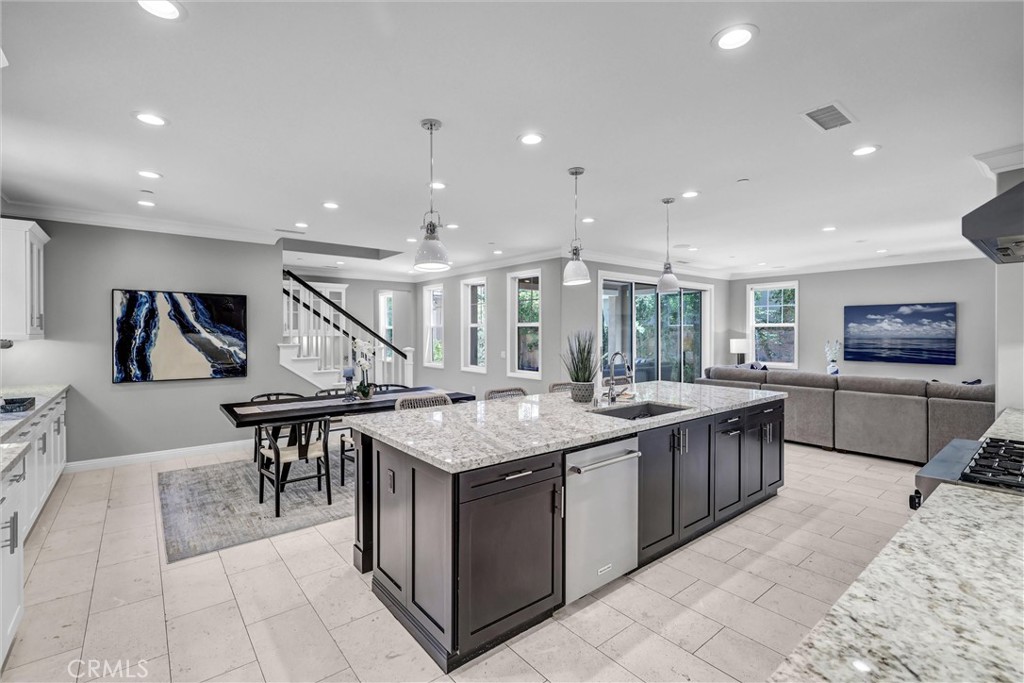119 Patton Way Tustin, CA 92782 - Photo 13 of 58
