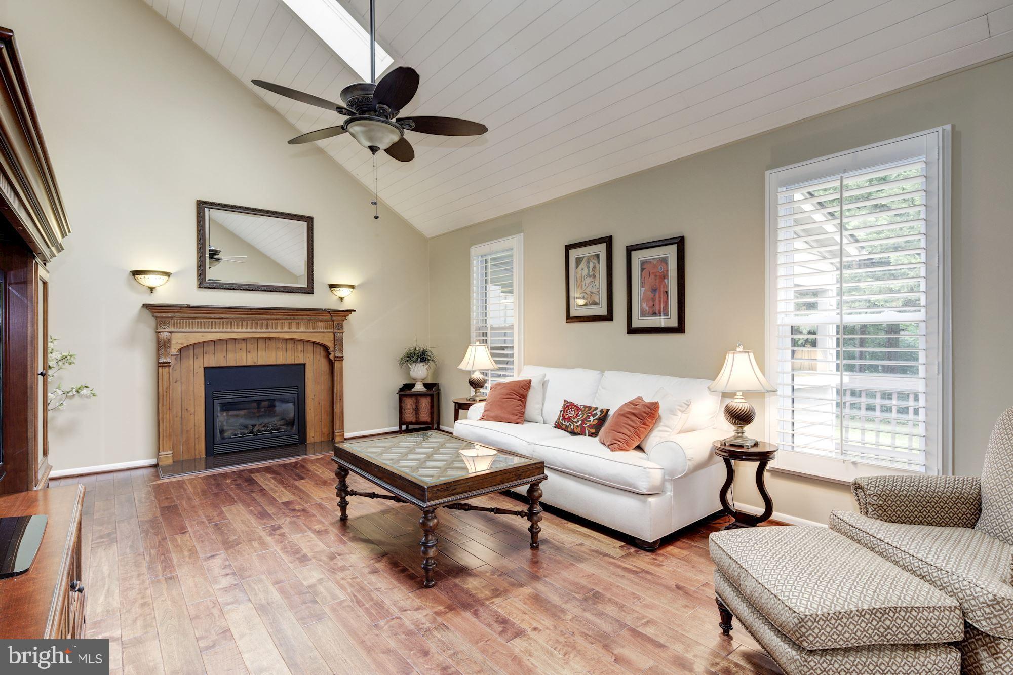 2807 Fennel Road Edgewater, MD 21037 - Photo 10 of 30 Living Room