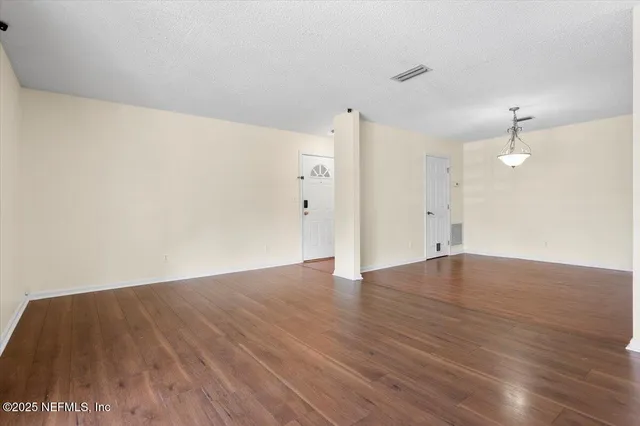 $1,300 | 3765 Crown Point Road, Unit 8, Jacksonville, FL 32257