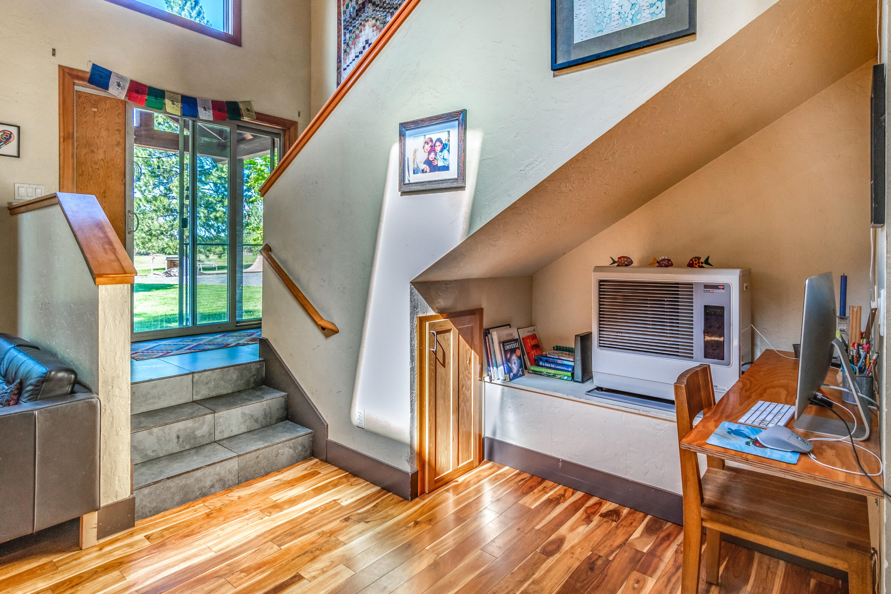 19238 Baker Road Bend, OR 97702 - Photo 15 of 64 Stairway to upstairs living/bonus, and access to back yard adventures