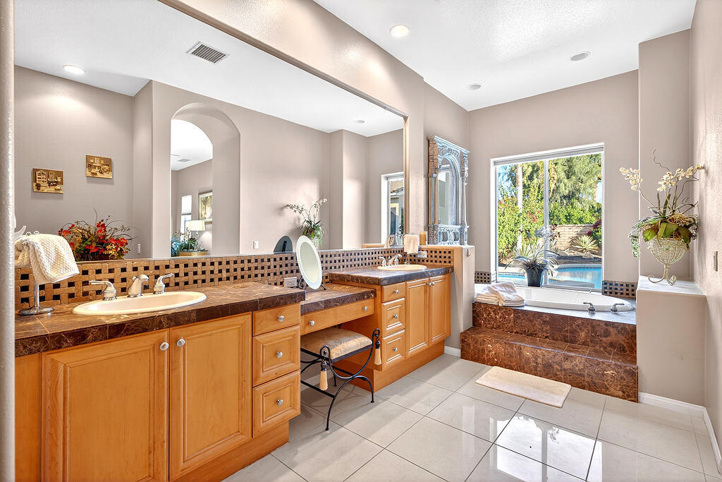 74 Rocio Court Palm Desert, CA 92260 - Photo 14 of 25 8