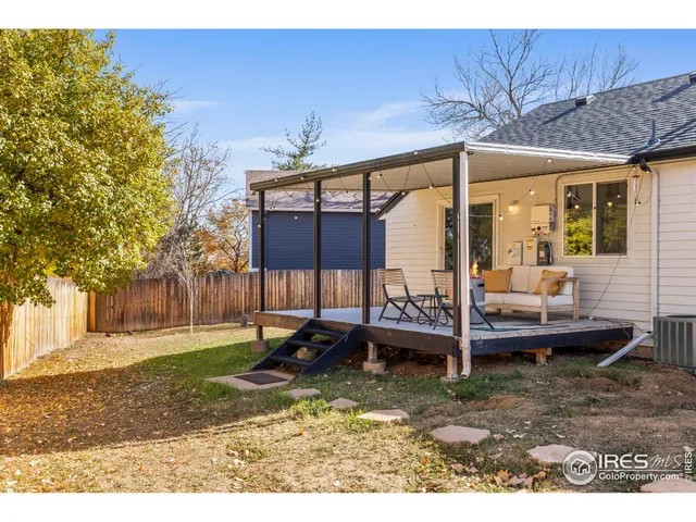 a house view with a outdoor space