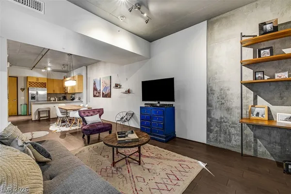 $1,899 | 353 East Bonneville Avenue, Unit 555, Las Vegas, NV 89101