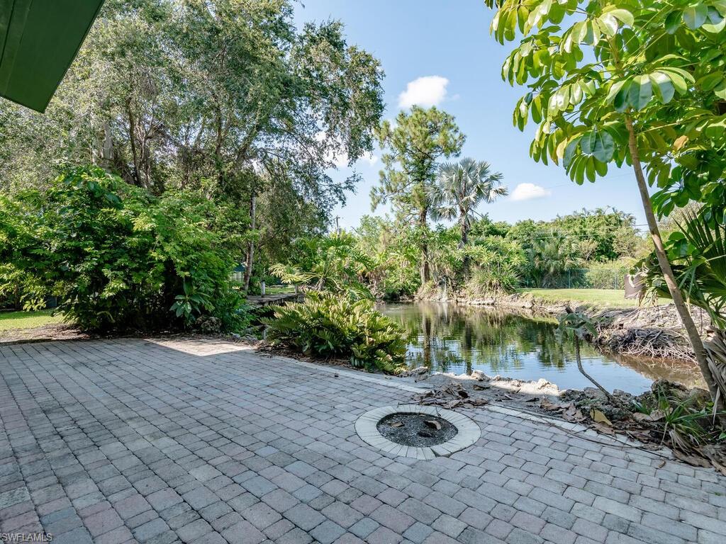 285 Porter Street Naples, FL 34113 - Photo 19 of 31 285 - Grounds