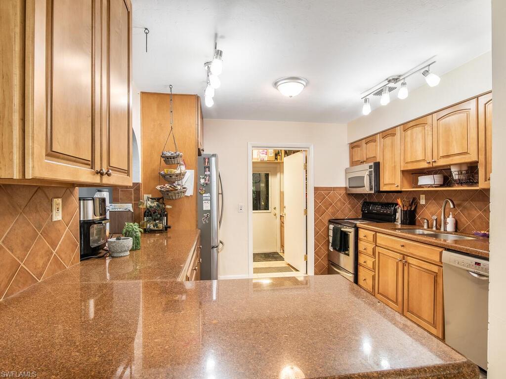 285 Porter Street Naples, FL 34113 - Photo 26 of 31 289 - Kitchen