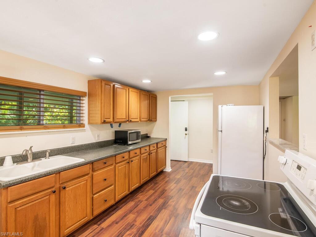 285 Porter Street Naples, FL 34113 - Photo 9 of 31 285 - Upstairs - Kitchen