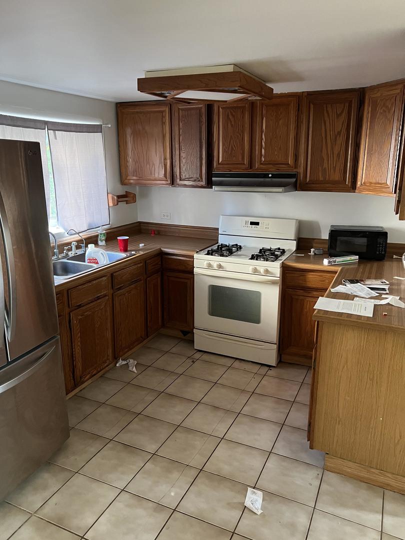 4N380 Maple Avenue Addison, IL 60101 - Photo 11 of 27 Gallery Image 11