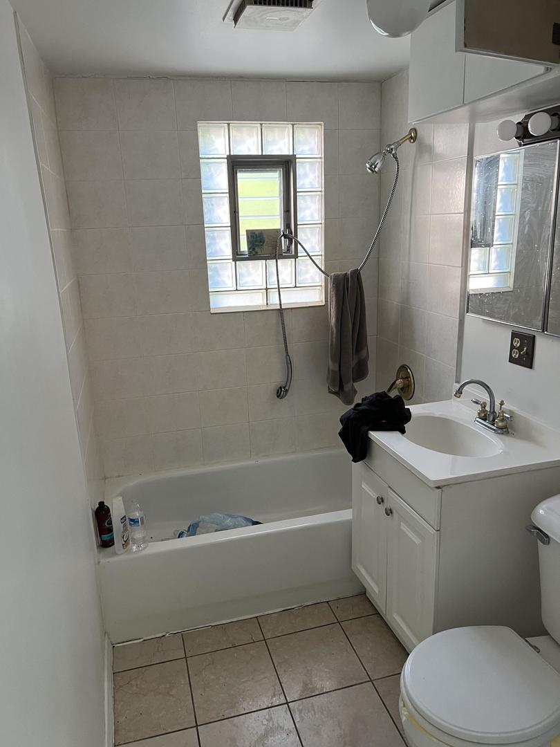 4N380 Maple Avenue Addison, IL 60101 - Photo 12 of 27 Gallery Image 12