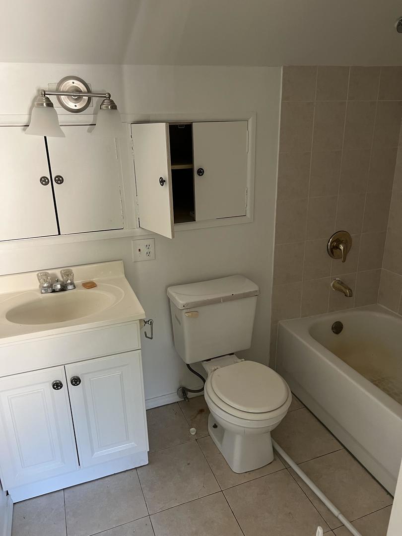 4N380 Maple Avenue Addison, IL 60101 - Photo 16 of 27 Gallery Image 16