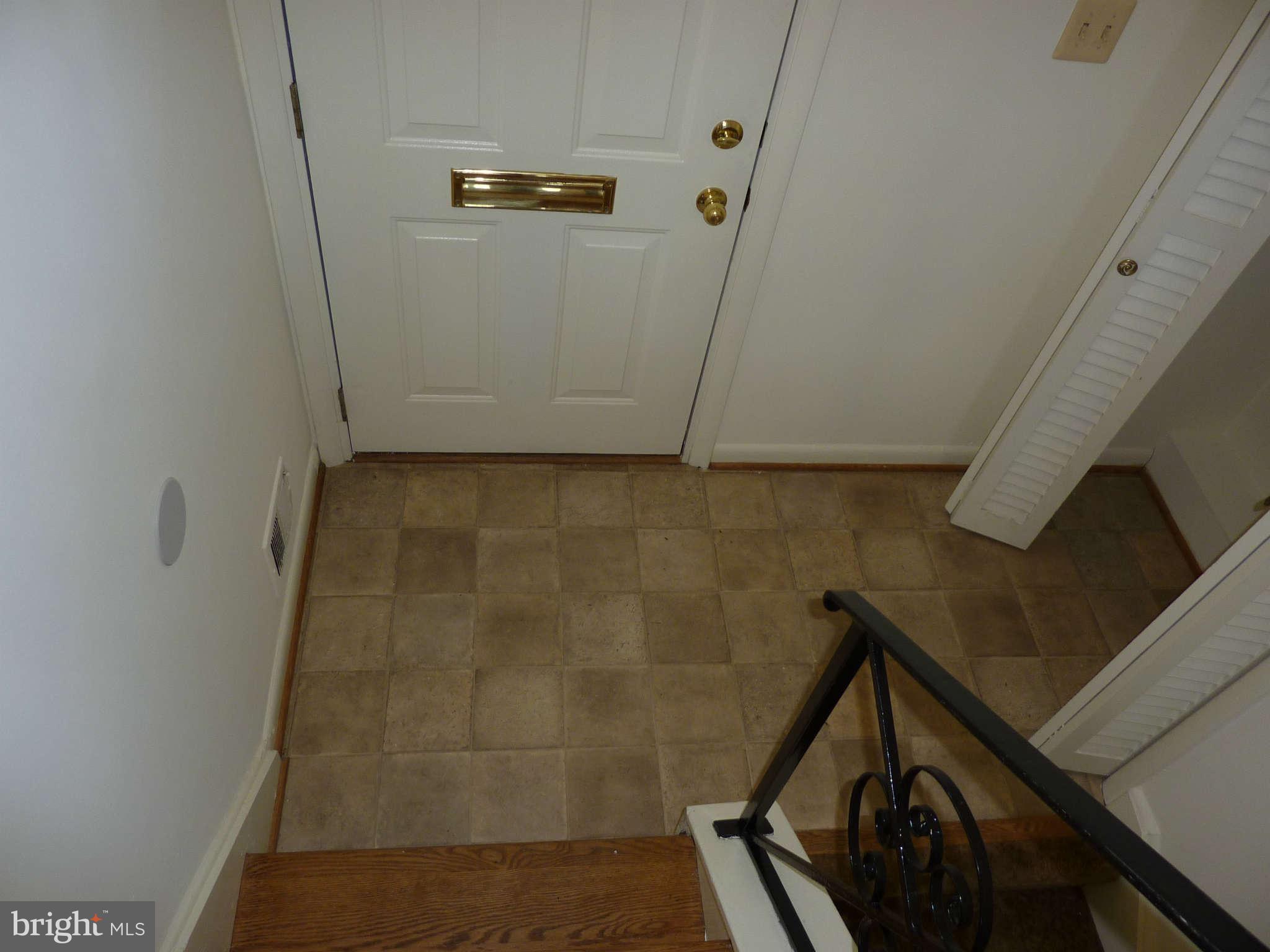 1133 Loxford Terrace Silver Spring, MD 20901 - Photo 11 of 30 Interior (General) - Front Entrance