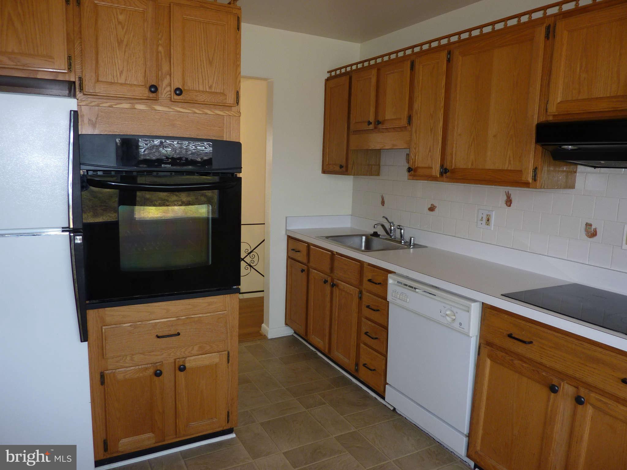 1133 Loxford Terrace Silver Spring, MD 20901 - Photo 6 of 30 Kitchen - With View of Other Appliances