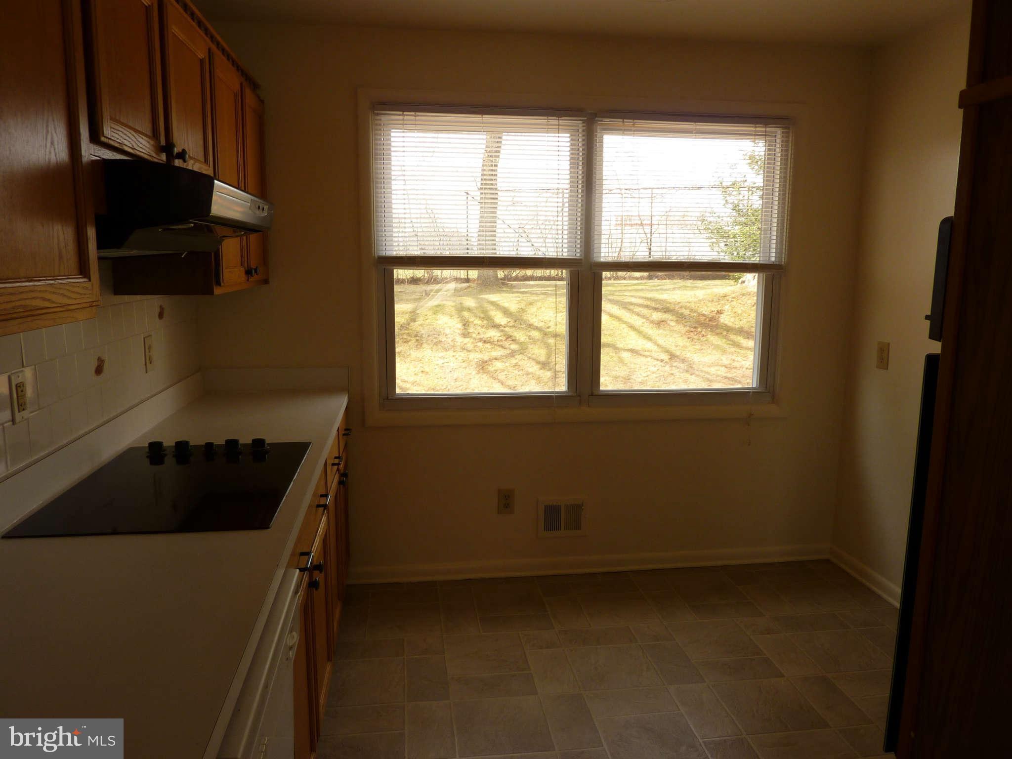 1133 Loxford Terrace Silver Spring, MD 20901 - Photo 7 of 30 Kitchen - With View of Cook top Stove