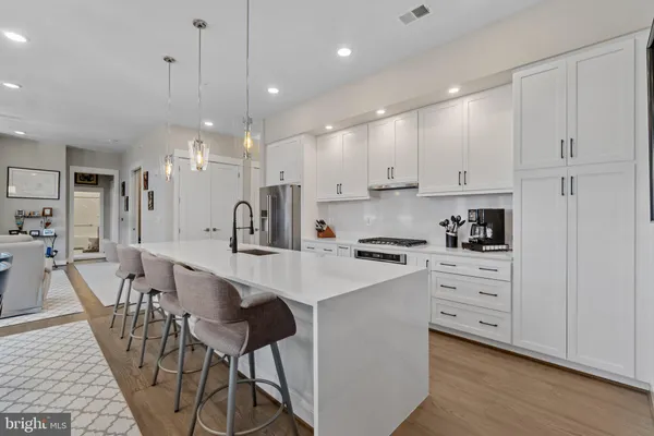$899,999 | 5 Stationmaster Street Southeast, Unit 400, Leesburg, VA 20175