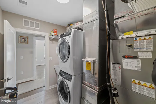 $899,999 | 5 Stationmaster Street Southeast, Unit 400, Leesburg, VA 20175