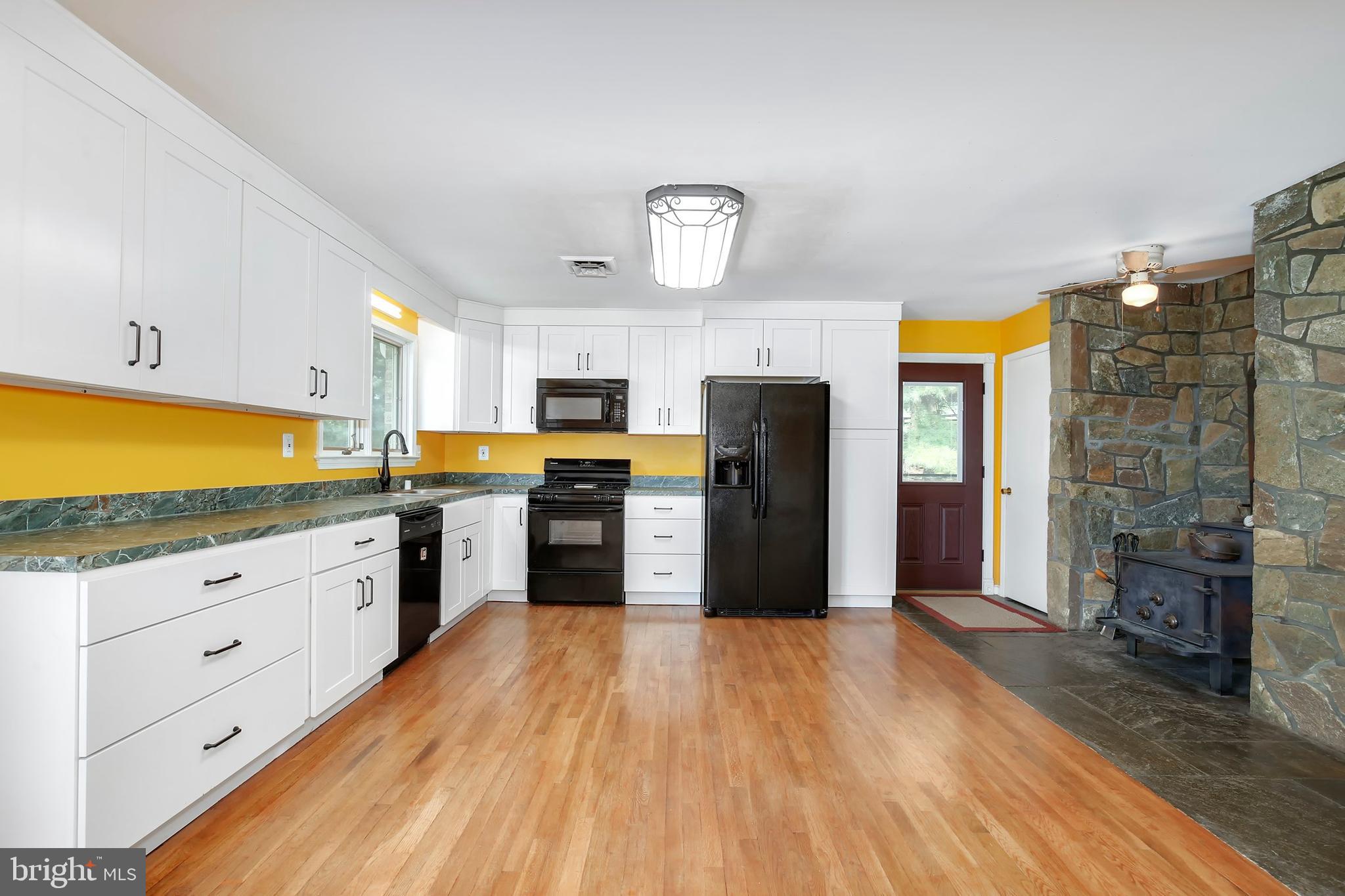 2551 Mullinix Mill Road Mount Airy, MD 21771 - Photo 12 of 34 Gallery Image 12